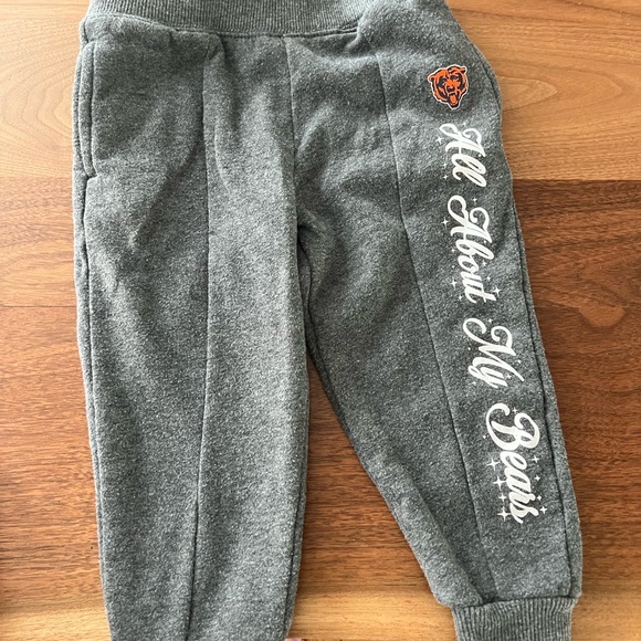 Girls 3T Chicago Bears sweatshirt/sweatpants set. - Picture 7 of 7